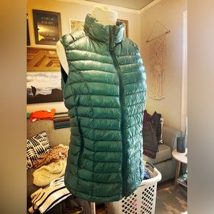 Women’s medium puffer vest